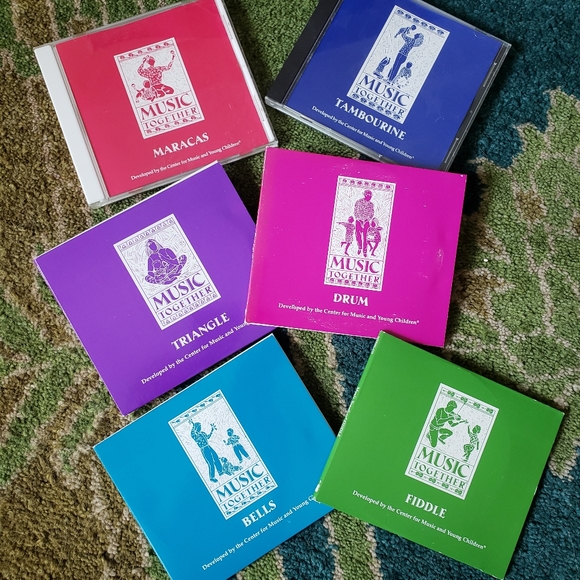 Music Together books and CDs with instruments - Picture 4 of 10